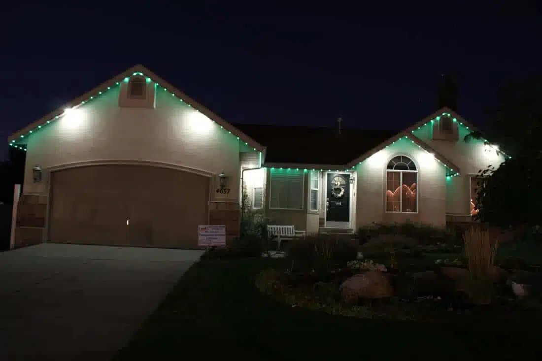 Outdoor Christmas Lights - Federal Way